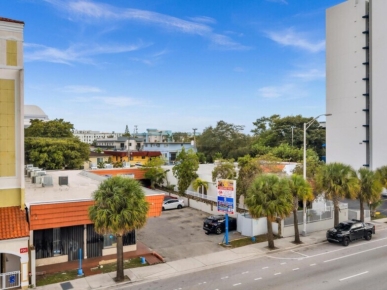 More Photos Of 1451 W Flagler St, Miami General Retail For Sale