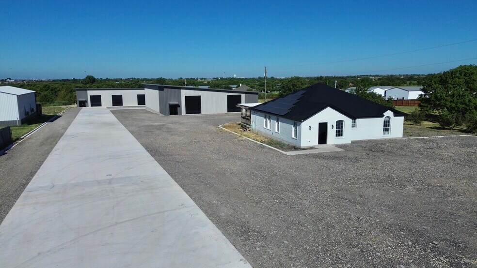 More Photos Of 1158 County Road 108, Hutto Warehouse For Lease
