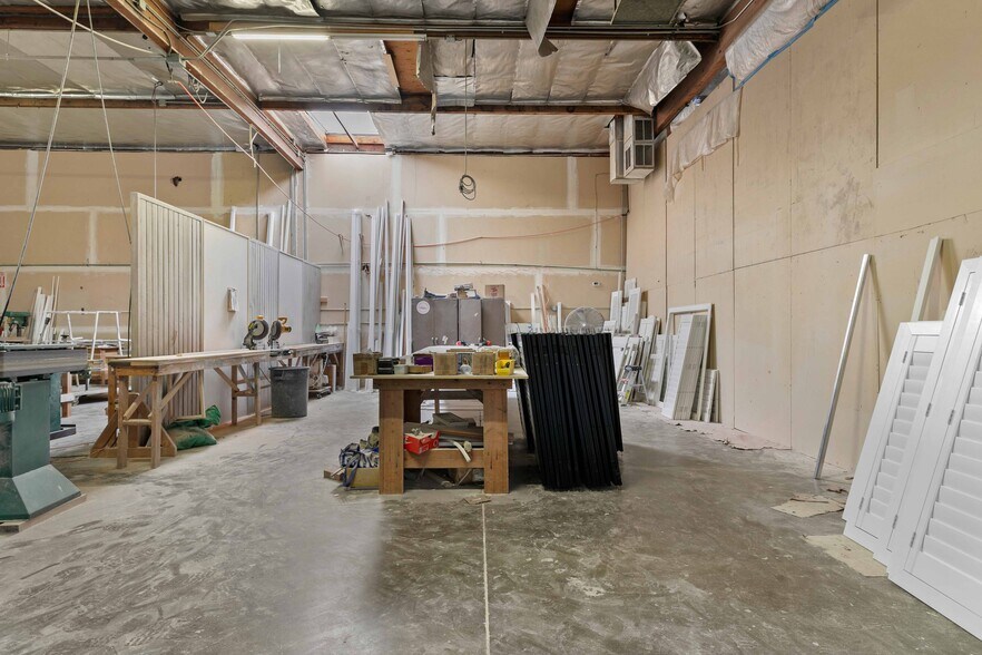 More Photos Of 8115 Lankershim Blvd, North Hollywood Warehouse For Lease