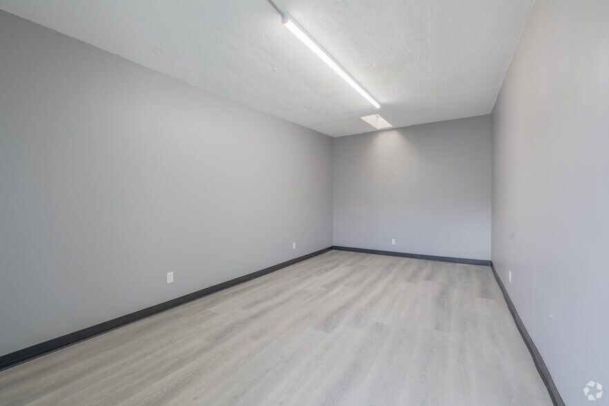 More Photos Of 24248 Crenshaw Blvd, Torrance Office For Sale