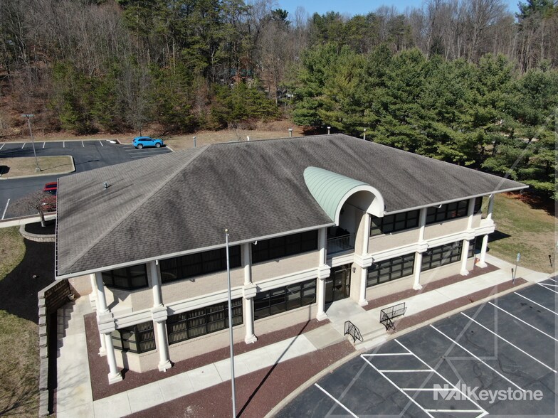 More Photos Of 2433 Morgantown Rd, Reading Office For Lease