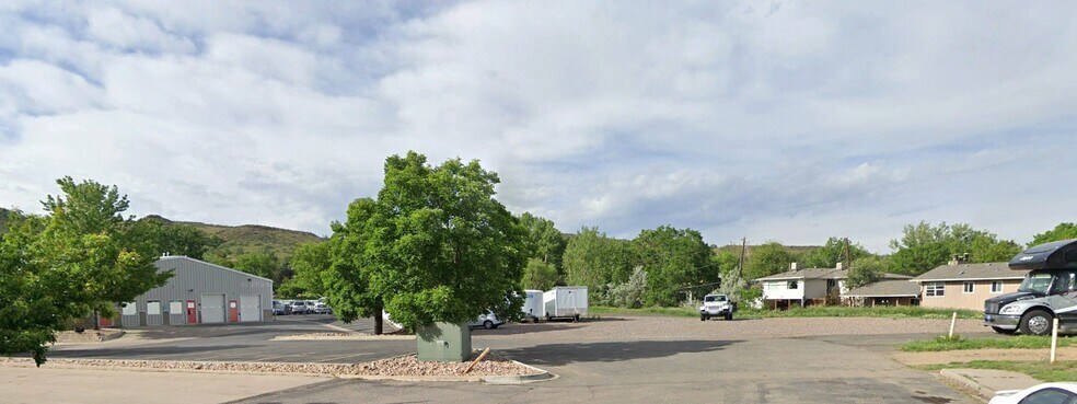 More Photos Of 17507 Golden rd, Golden Land For Lease