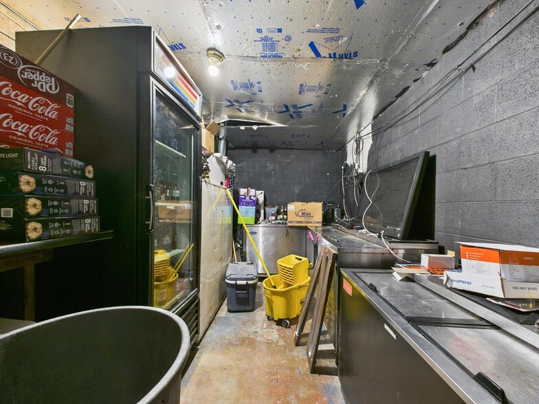 More Photos Of 1330 E 3rd St, Pecos Restaurant For Sale