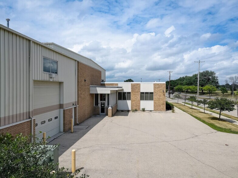 More Photos Of 2180 Pennsylvania Ave, Madison Showroom For Sale