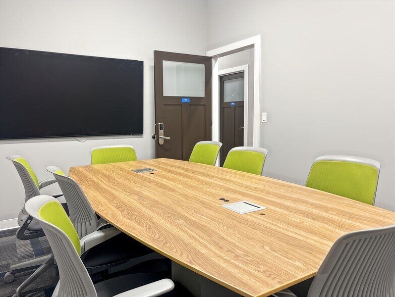 More Photos Of 15631-15653 S 94th Ave, Orland Park Coworking Space
