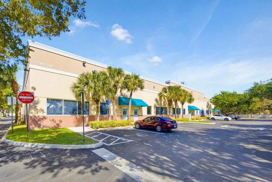 Primary Photo Of 74 SW 12th Ave, Dania Warehouse For Lease