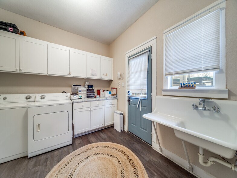 More Photos Of 118 N Plant Ave, Boerne Medical For Lease