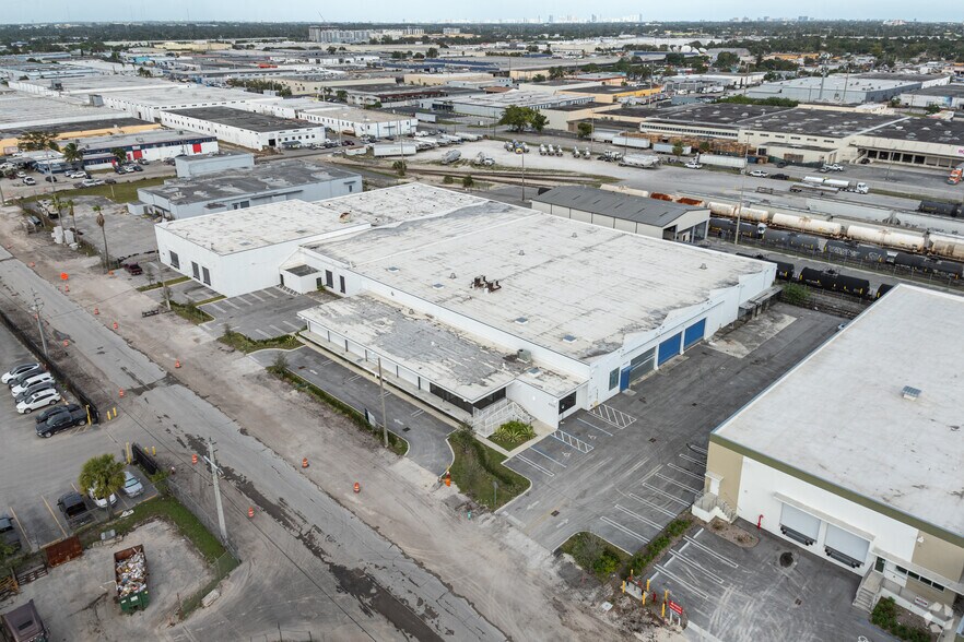 More Photos Of 6501 NW 37th Ave, Miami Industrial For Sale