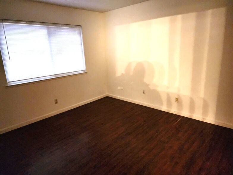 More Photos Of 67 Nedra Ct, Sacramento Apartments For Sale
