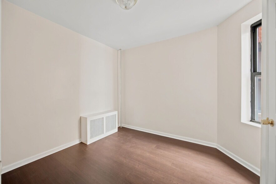More Photos Of 258 Woodworth Ave, Yonkers Apartments For Sale