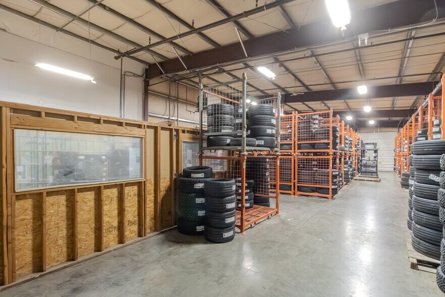 More Photos Of 2525 N Commercial Ave, Pasco Warehouse For Lease