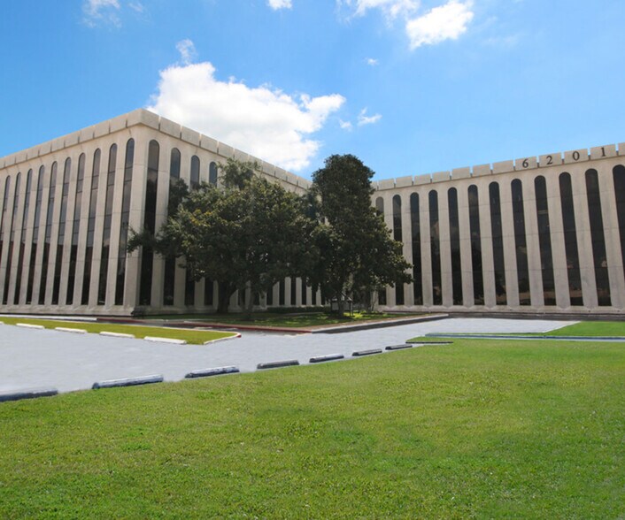 More Photos Of 6201 Bonhomme Rd, Houston Coworking Space