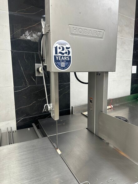 More Photos Of 5501 S Madison Ave, Indianapolis Freestanding For Lease