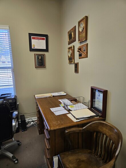 More Photos Of 2964 Ole Bartlett Ct, Memphis Office For Lease