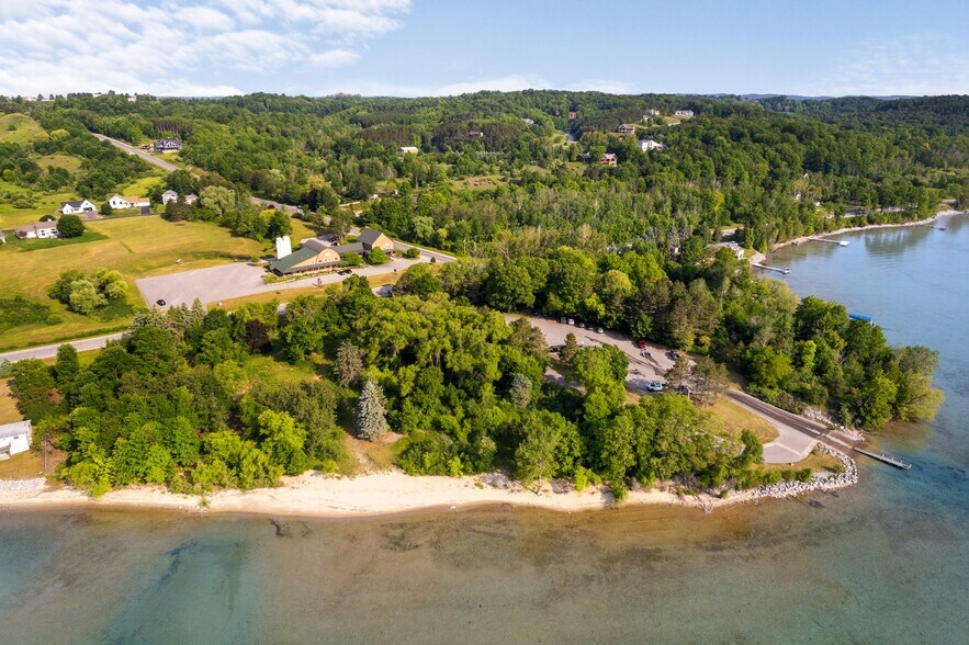 More Photos Of 5046 S West Bay Shore Dr, Suttons Bay Storefront Retail Residential For Sale