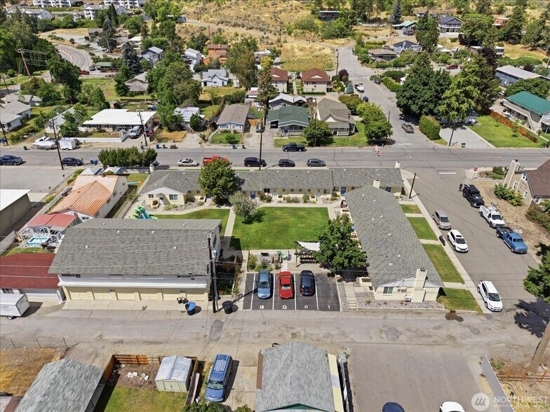 More Photos Of 315 W Gibson AVE, Chelan Apartments For Sale