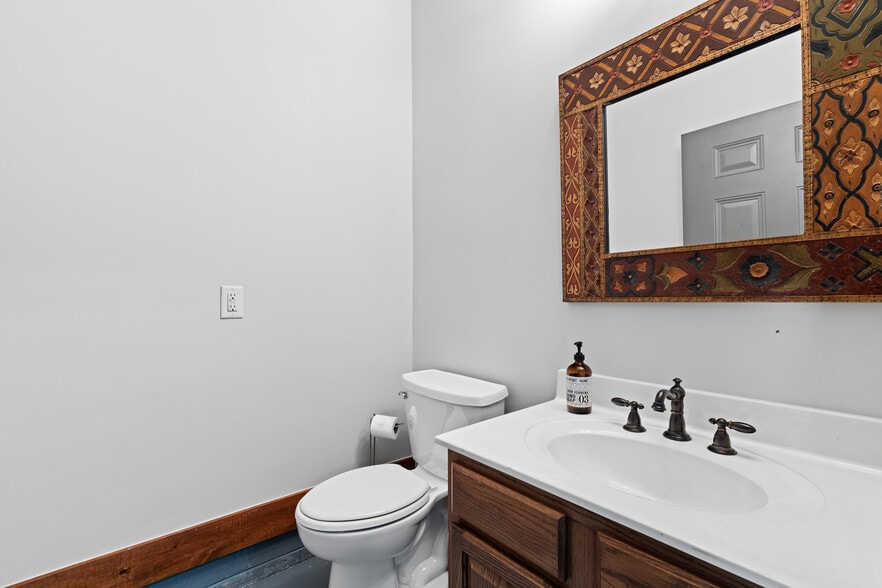 More Photos Of 5455 Plantation Rd, Sunbury Lodge Meeting Hall For Sale