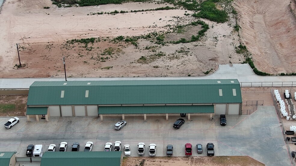 More Photos Of 6413 N State Highway 349, Midland Warehouse For Lease