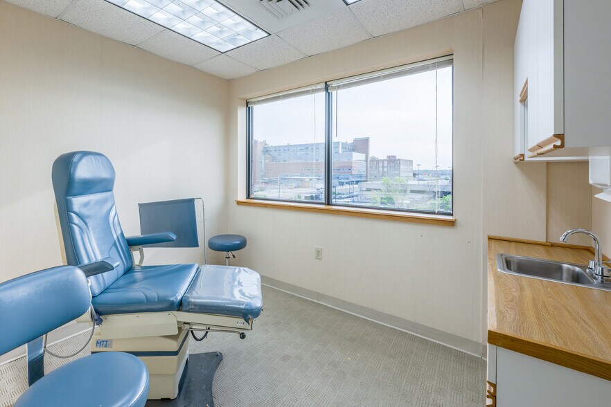 More Photos Of 235 Plain St, Providence Medical For Lease