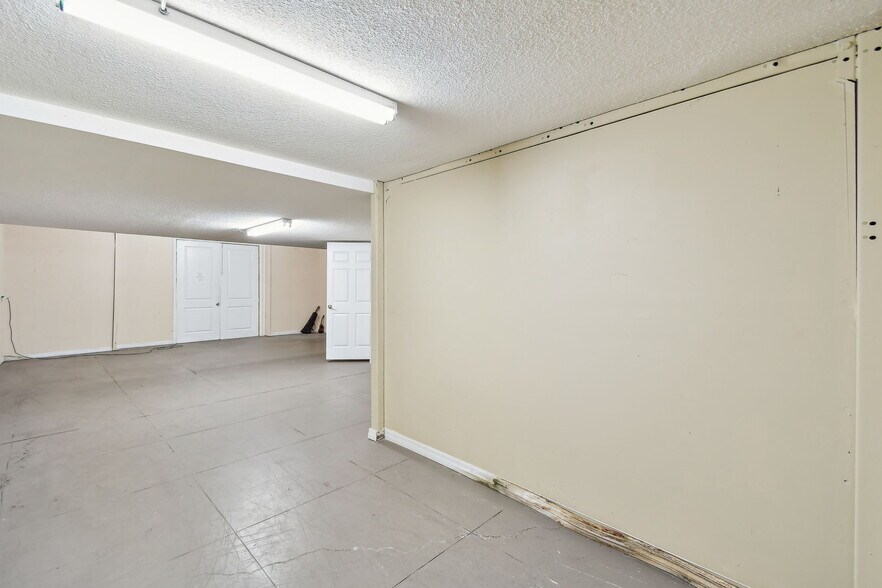 More Photos Of 1956 Kingsley Ave, Orange Park General Retail For Sale