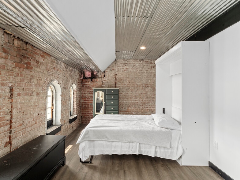 More Photos Of 200 Lincoln Ave, Pittsburgh Storefront Retail Office For Lease