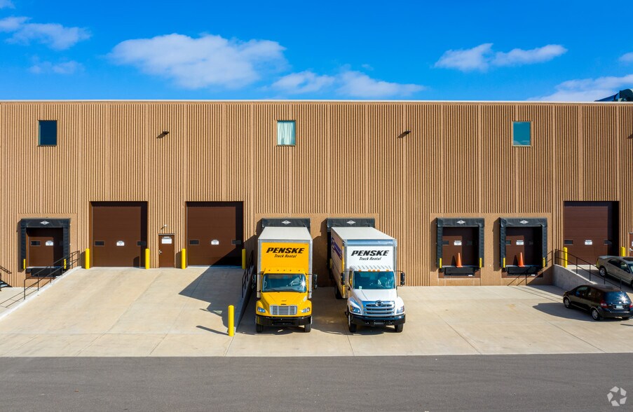 More Photos Of 8201 Brooklyn Blvd, Brooklyn Park Warehouse For Lease