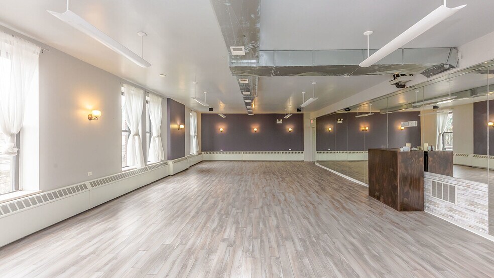 More Photos Of 101-107 N Oak Park Ave, Oak Park General Retail For Sale