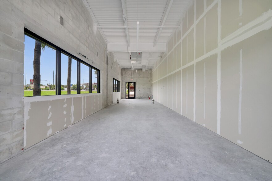 More Photos Of 3370 Rouse Rd, Orlando Storefront For Sale