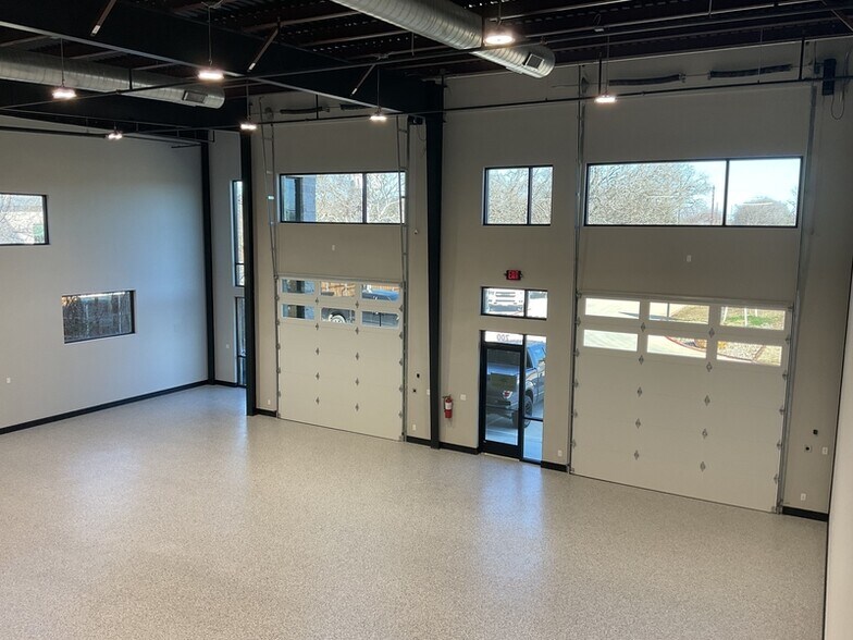 More Photos Of 1652 FM 407 E, Argyle Showroom For Lease