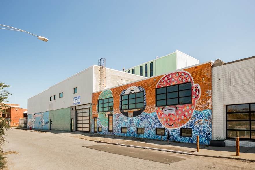 More Photos Of 2000 Division St, Detroit Warehouse For Sale