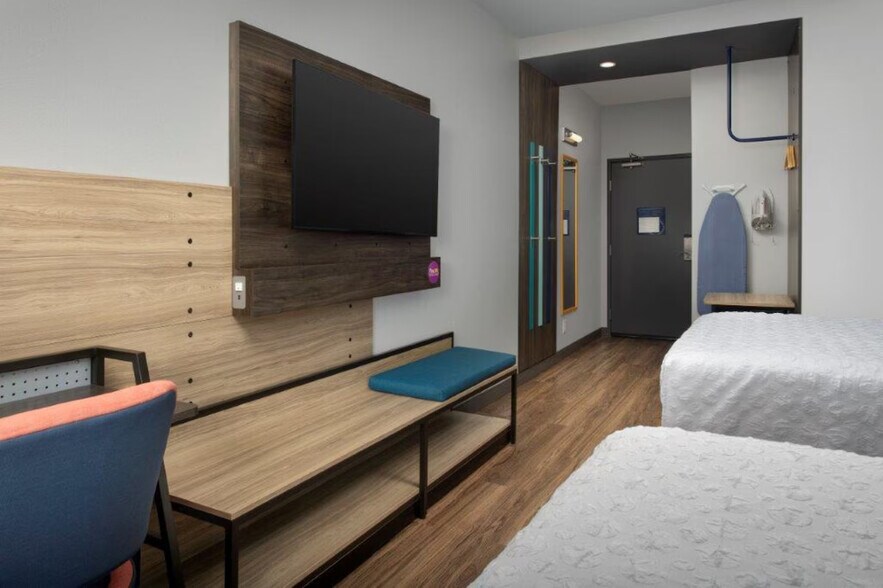 More Photos Of 2214 TPC Pky, San Antonio Hospitality For Sale