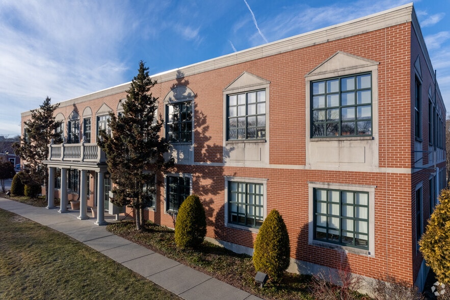 More Photos Of 14 Breakneck Hill Rd, Lincoln Office For Lease