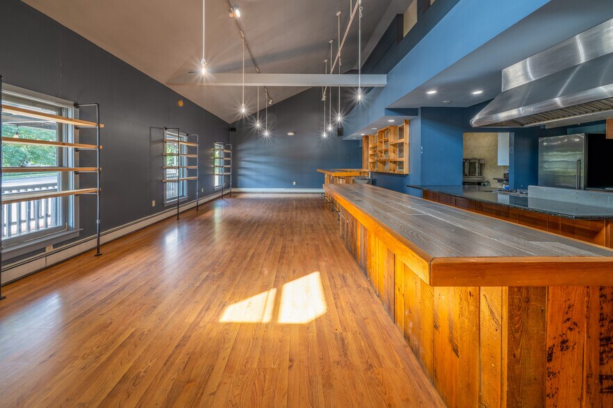 More Photos Of 279 S Main St, Winterport Winery Vineyard For Sale