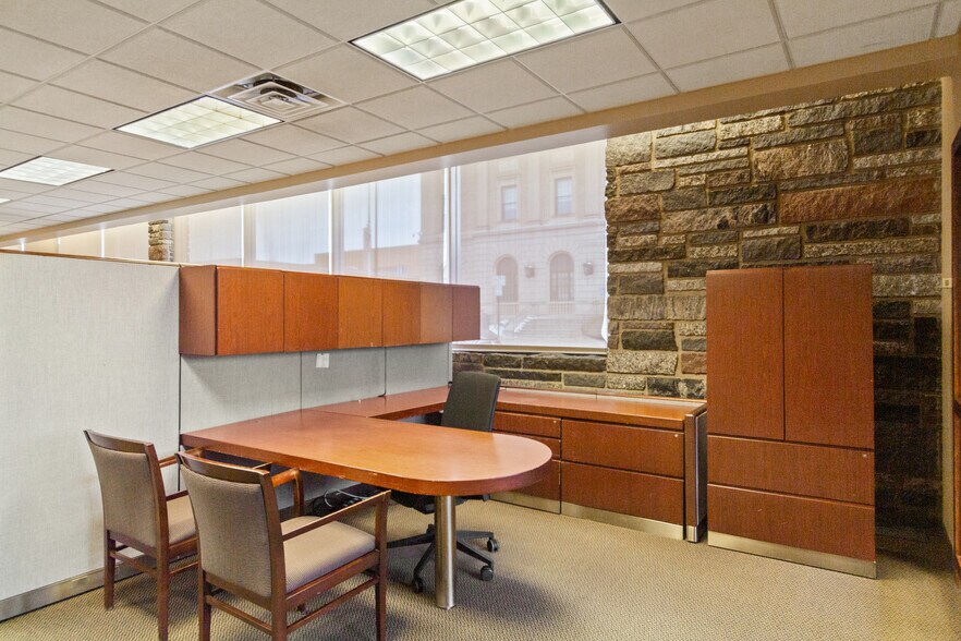 More Photos Of 17 1st Ave SW, Minot Bank For Sale