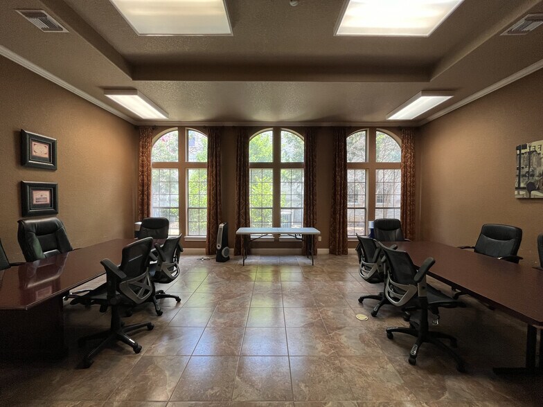 More Photos Of 1314 E Sonterra Blvd, San Antonio Office For Sale