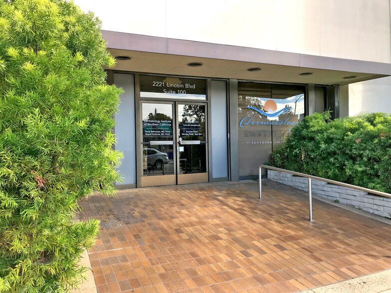 More Photos Of 2221 Lincoln Blvd, Santa Monica Office For Sale