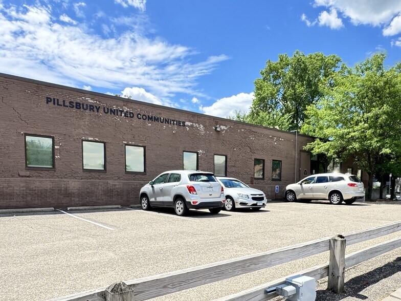 More Photos Of 3650 N Fremont Ave, Minneapolis Office For Sale
