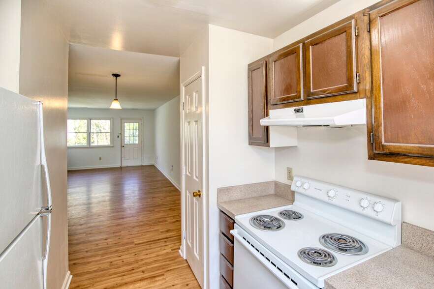 More Photos Of 7626 Bellehaven Dr, Gloucester Point Apartments For Sale