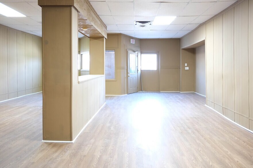 More Photos Of 985 S Clinton Ave, Rochester Restaurant For Sale