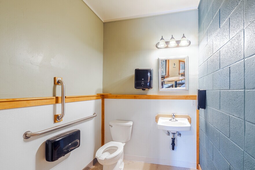 More Photos Of 100 N Pagosa Blvd, Pagosa Springs Freestanding For Lease