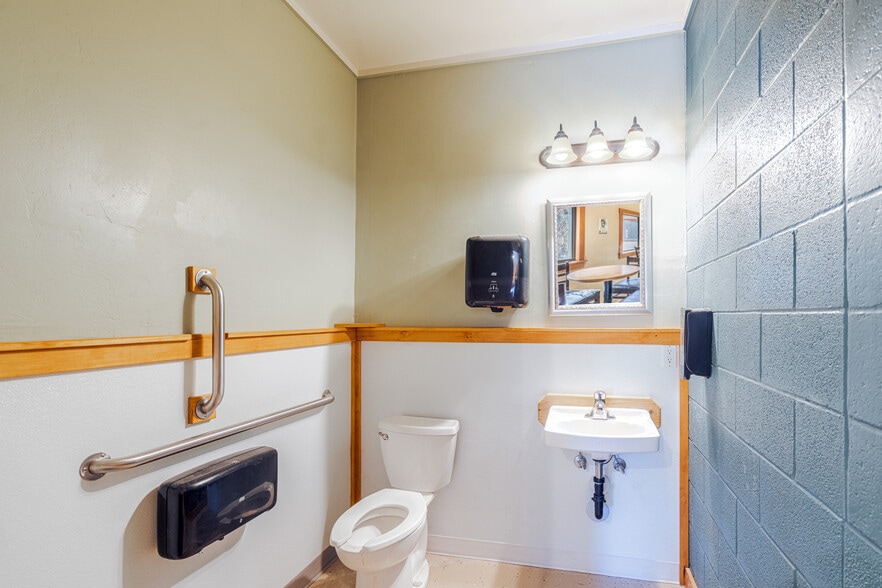 More Photos Of 100 N Pagosa Blvd, Pagosa Springs Freestanding For Sale