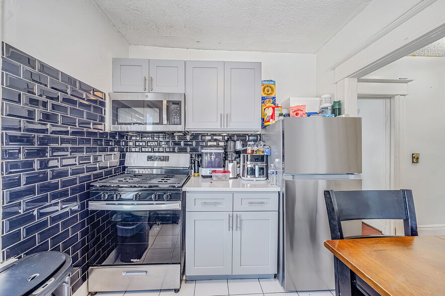 More Photos Of 169-171 Vincent Ave, Lynbrook Manufacturing For Sale