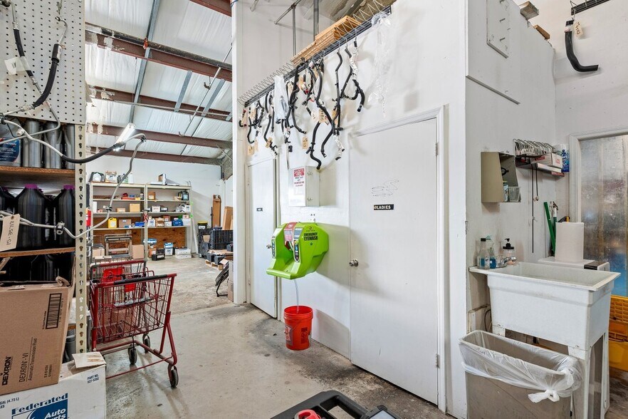 More Photos Of 1973 10th Ave N, Lake Worth Beach Distribution For Sale