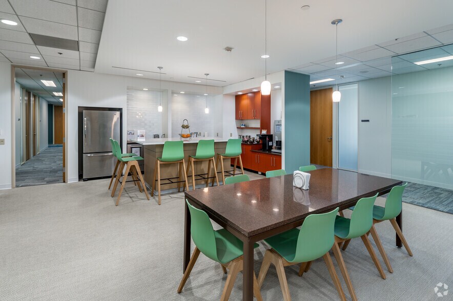 More Photos Of 100 Spectrum Center Dr, Irvine Coworking Space