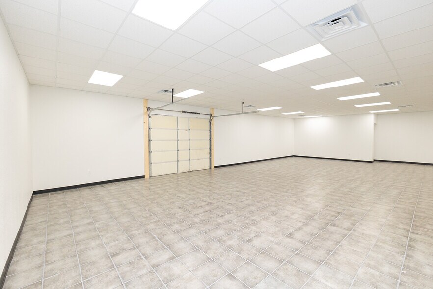 More Photos Of 2234 S Oliver St, Wichita Freestanding For Sale