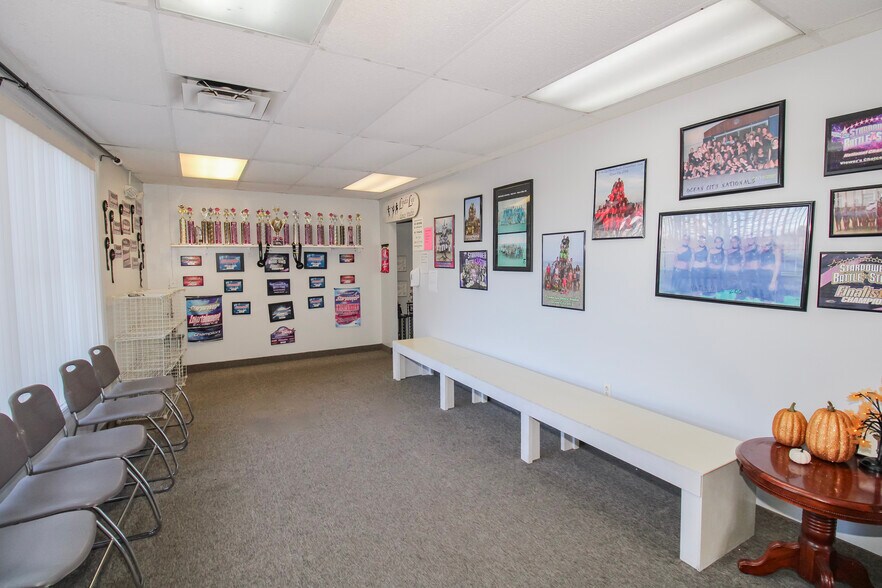 More Photos Of 2801 Columbus Ave, Sandusky Freestanding For Sale