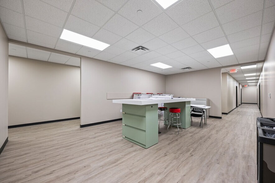 More Photos Of 4889 Alliance Dr, Mason Distribution For Sale