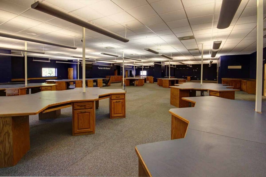 More Photos Of 2251 Jesse Jewell Pky, Gainesville Office For Sale