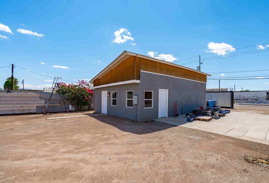 More Photos Of 427 S 31st Ave, Phoenix Service For Sale
