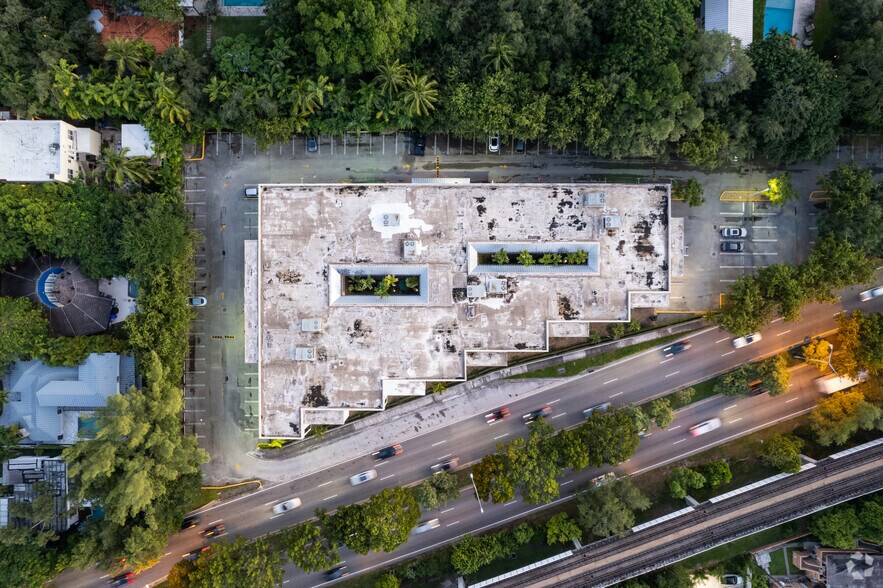More Photos Of 2000 S Dixie Hwy, Miami Office Residential For Lease